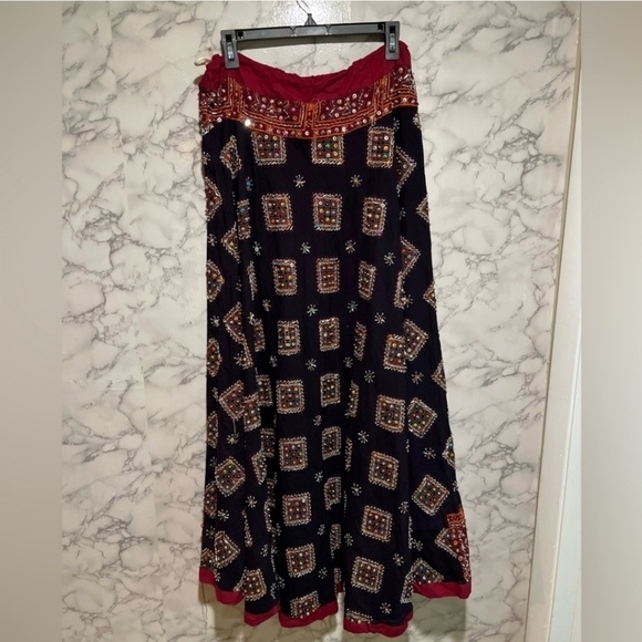 Embellished Circle Skirt Size M/L - Picture 4 of 6